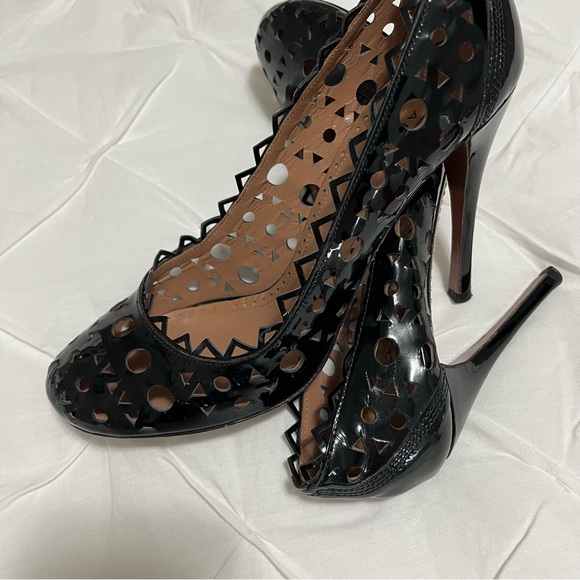 Alaia Black Patent Leather Perforated  Heels - Picture 7 of 13
